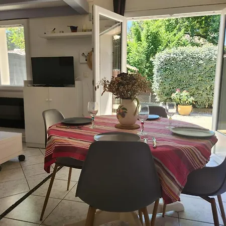 Villa Patio Proche Avec Piscine Collective, Cour Aménagée Et Parking Privé - Fr-1-413-139 Capbreton
