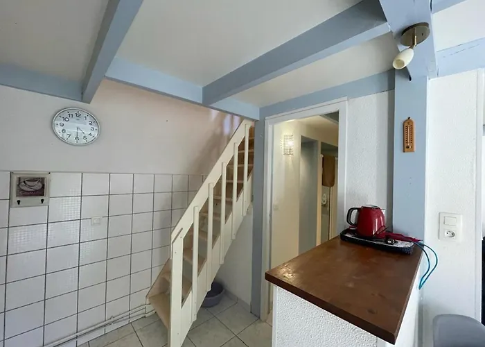 Villa Patio Proche Avec Piscine Collective, Cour Amenagee Et Parking Prive - Fr-1-413-139 *